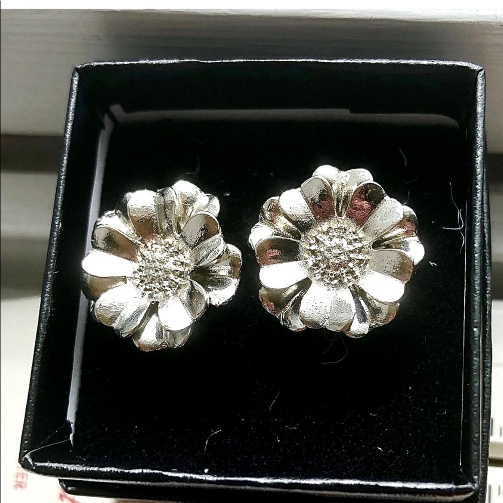 flower Power  fashion trend earrings